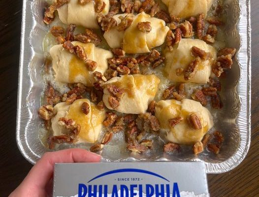 Pecan Cream Cheese Rolls