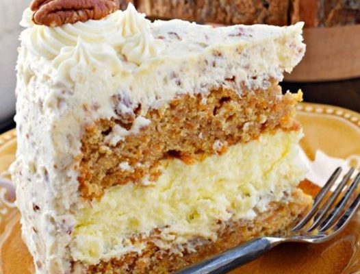 CARROT CAKE CHEESECAKE