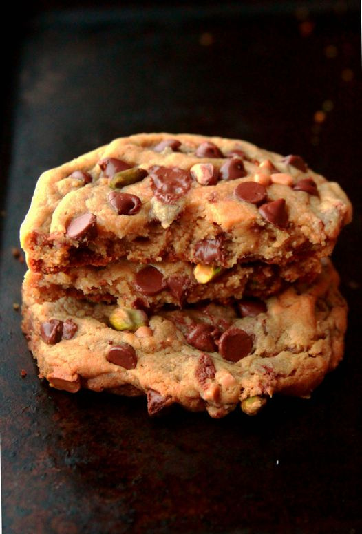 Bakehouse Pistachio Toffee Chocolate Cookies
