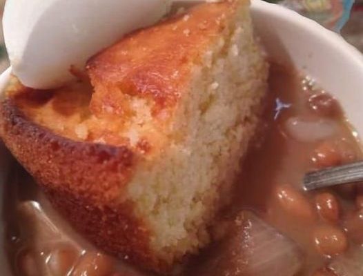 Crockpot Pinto Beans and Cornbread