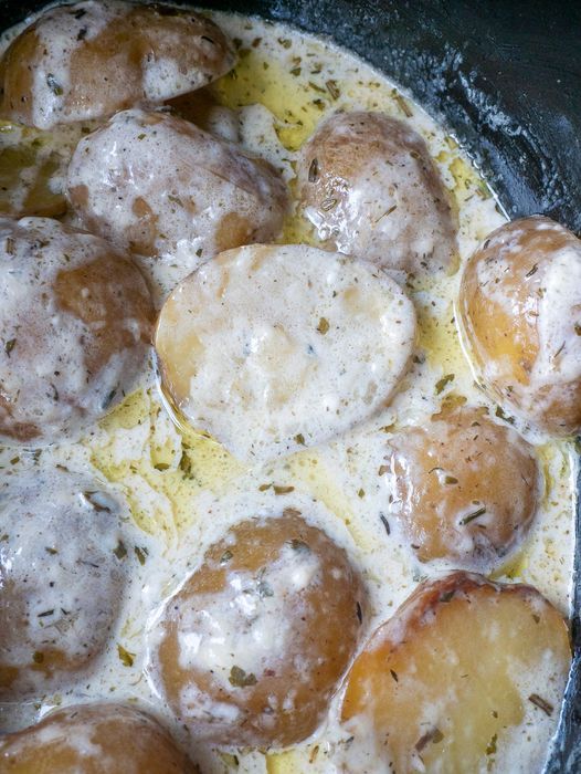 Creamy Slow Cooker Herb Potatoes