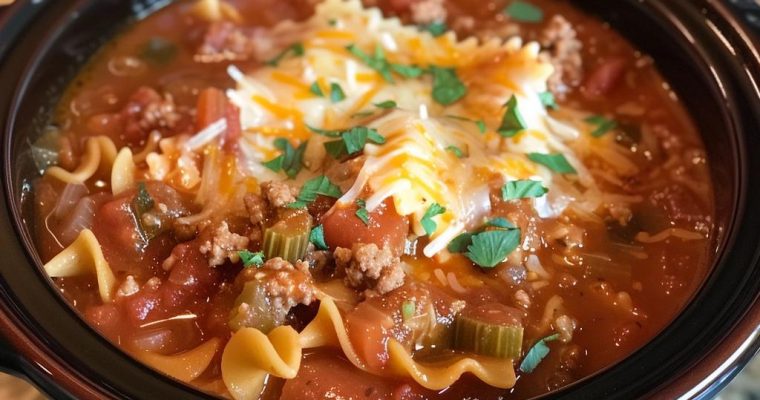 Slow Cooker Lasagna Soup – Best soup I’ve had all year! This recipe is so easy too, the slow cooker does the work for you!