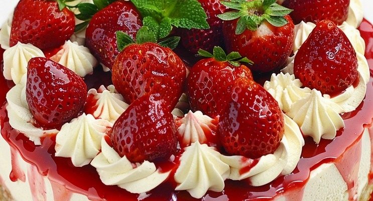 Easy Strawberry Cheesecake