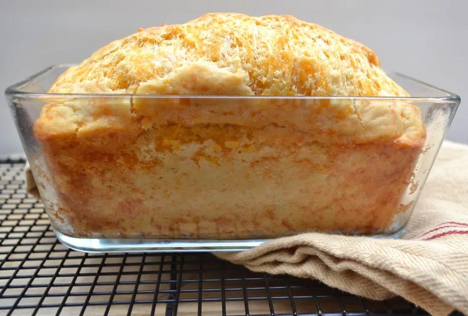 CHEDDAR CHEESE BREAD