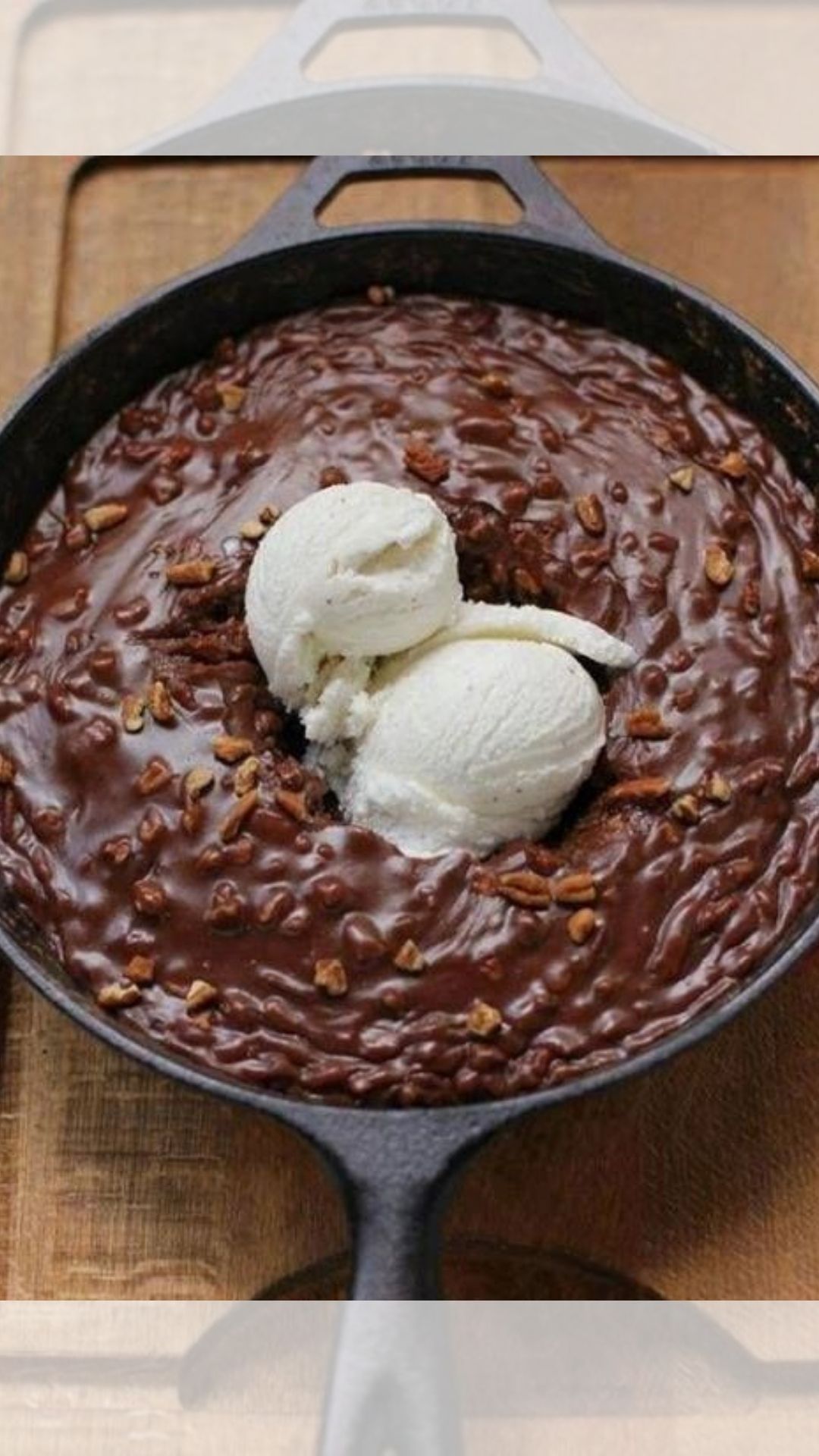 CHOCOLATE SKILLET CAKE ICE CREAM