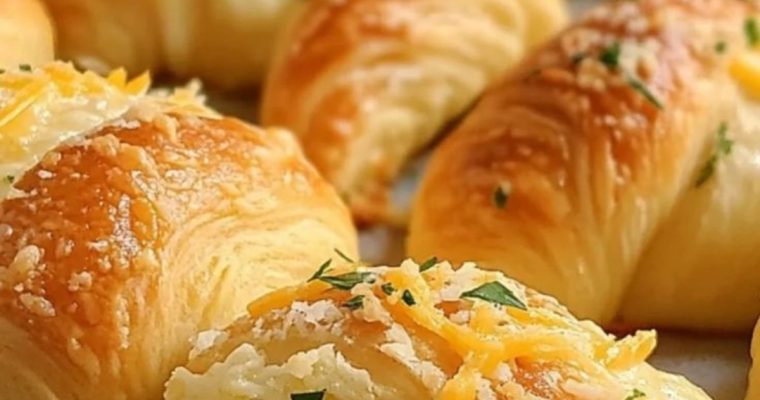 Cheesy Garlic Crescent Rolls