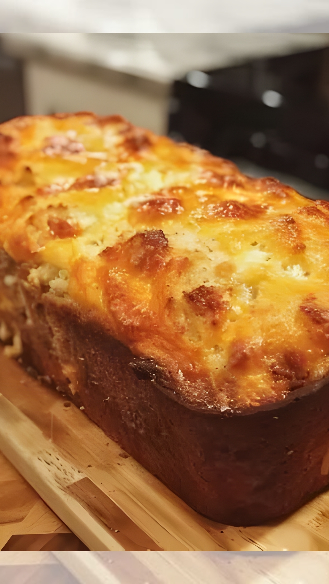 CHEDDAR CHEESE BREAD