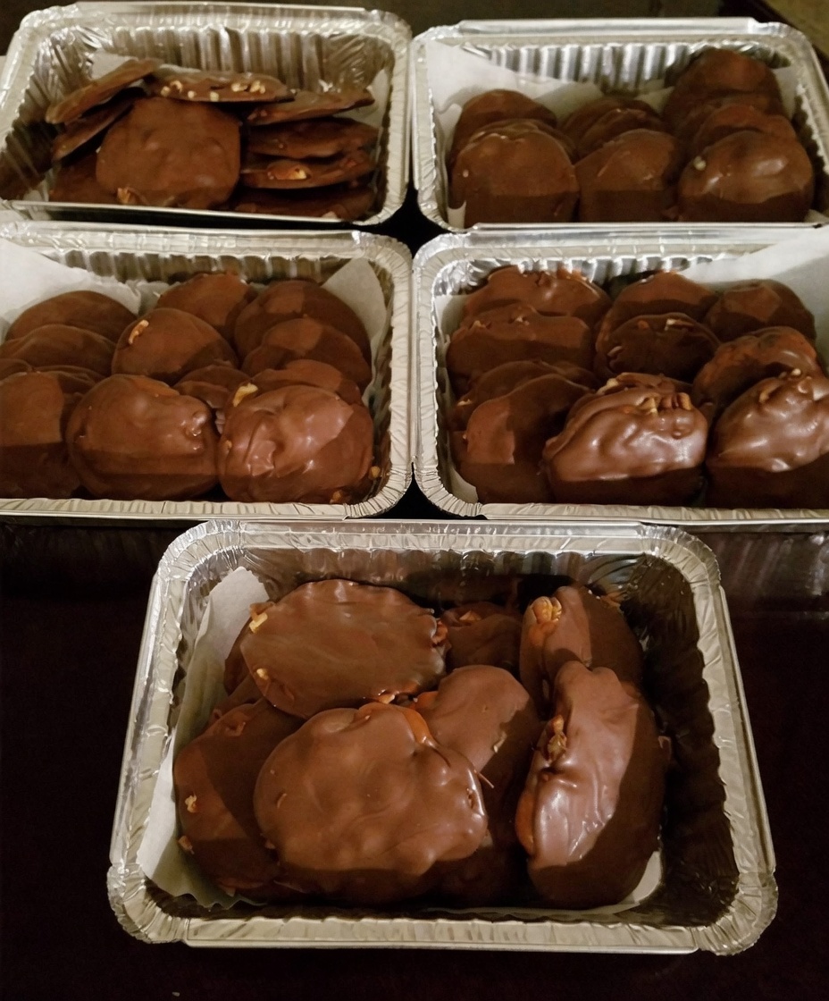 Homemade Turtle Candy with Pecans and Caramel
