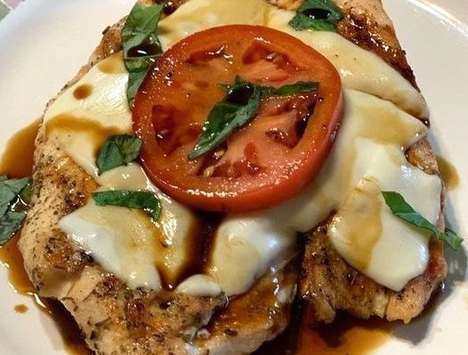 CHICKEN CAPRESE