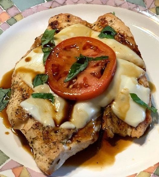 CHICKEN CAPRESE