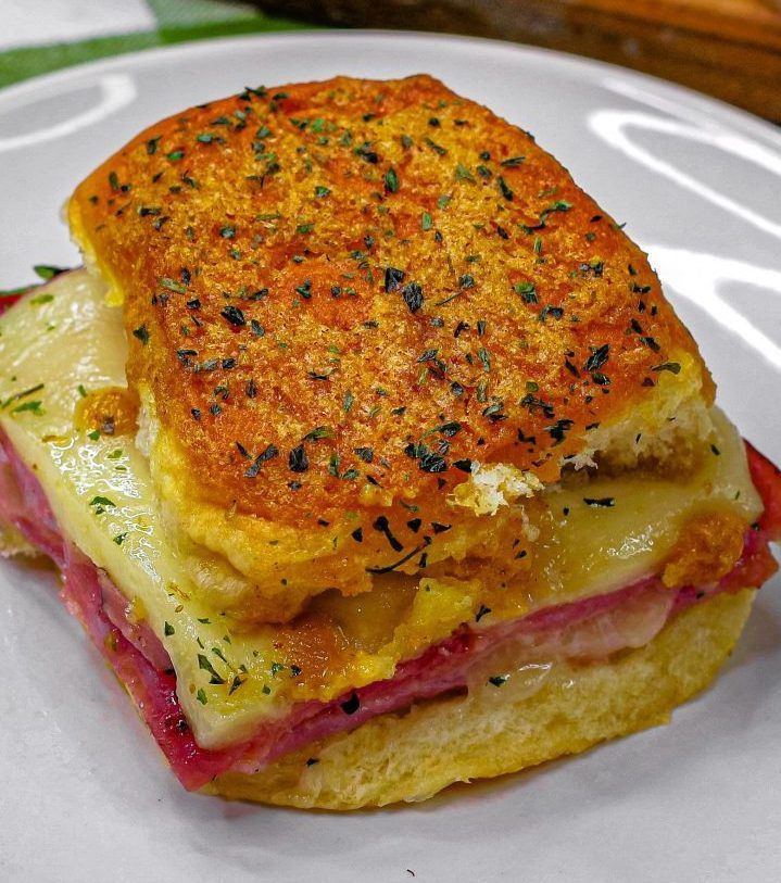 HAWAIIAN BAKED HAM AND SWISS SANDWICHES