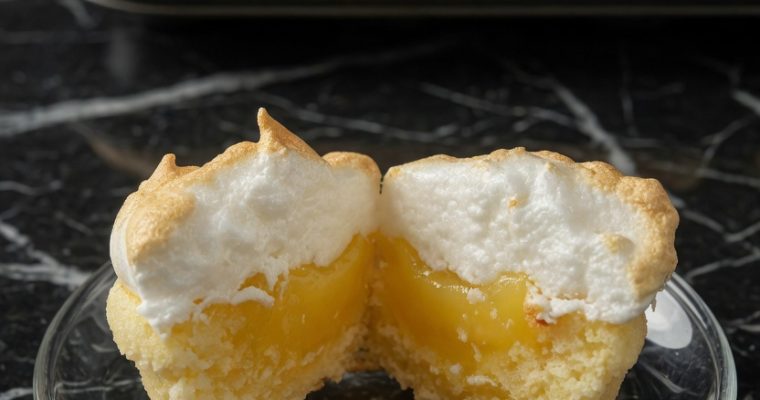 LEMON MERINGUE PIE CUPCAKES