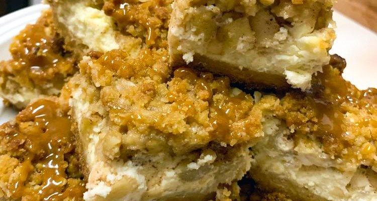 Apple Cheesecake Bars