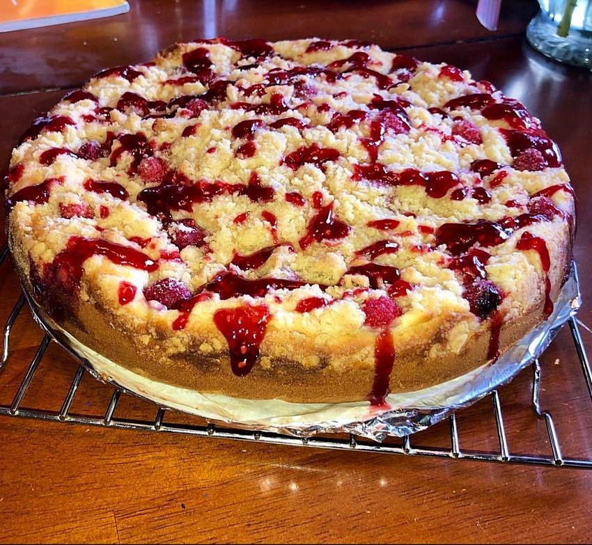 RASPBERRY CREAM CHEESE COFFEE CAKE