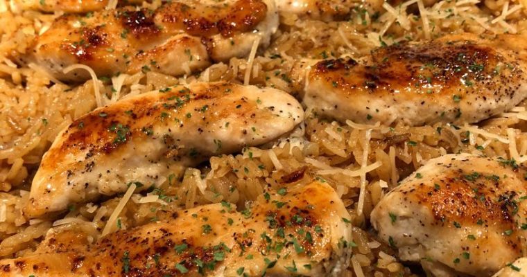 EASY CHICKEN WITH GARLIC PARMESAN RICE