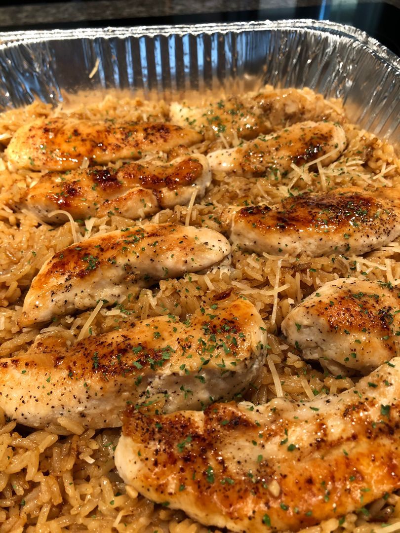 EASY CHICKEN WITH GARLIC PARMESAN RICE