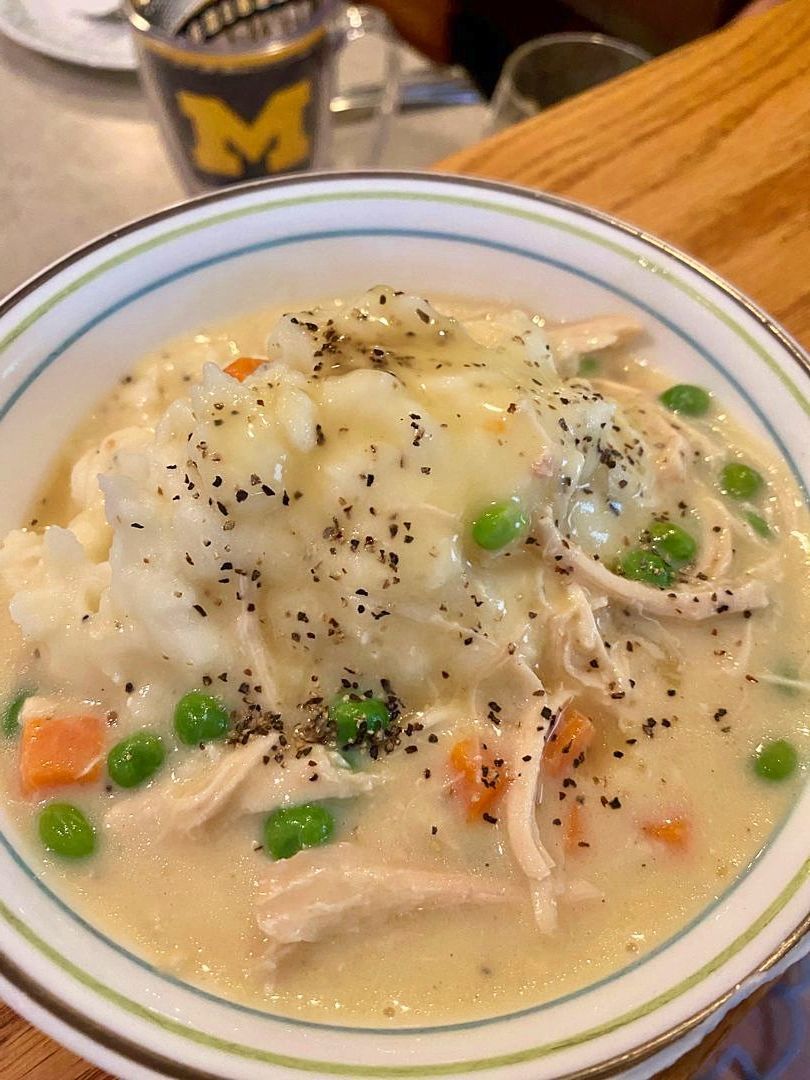 EASY CROCKPOT CHICKEN & GRAVY