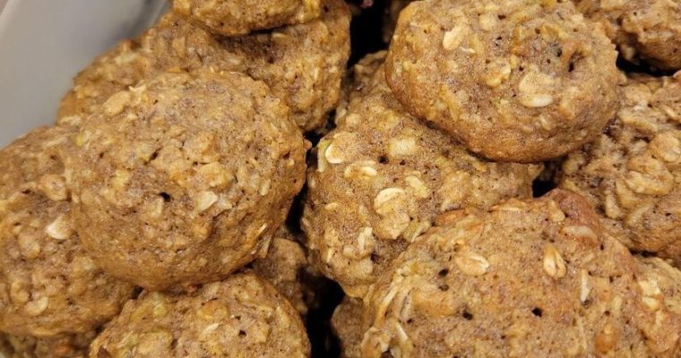 Fresh Apple Oatmeal Cookies