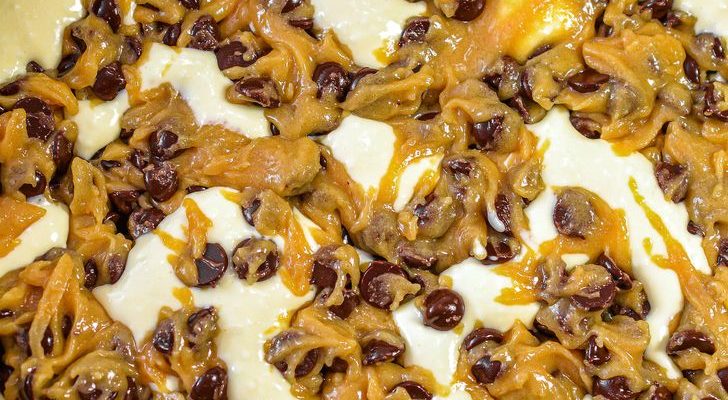 CHOCOLATE CHIP COOKIES DOUGH CHEESECAKE