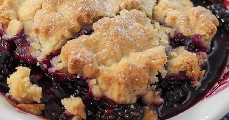 HOMEMADE BLACKBERRY COBBLER