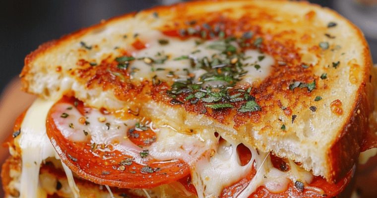 PIZZA GRILLED CHEESE SANDWICH