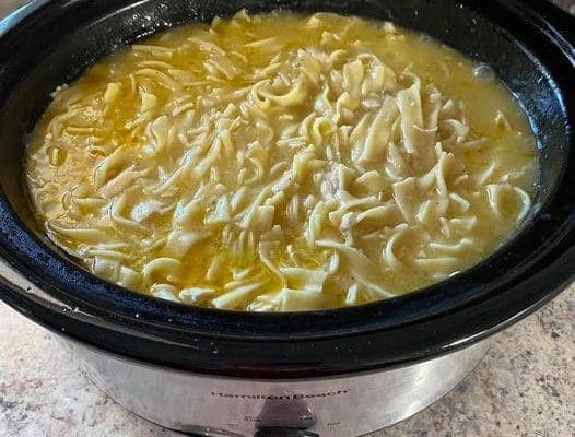 CROCK POT CHICKEN NOODLE SOUP