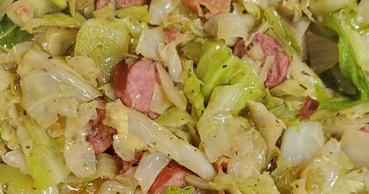 FRIED CABBAGE (WITH BACON, ONION, AND GARLIC)