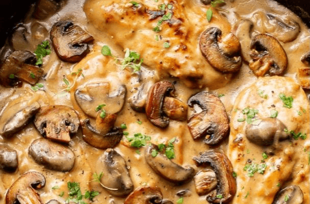 SKILLET CHICKEN AND MUSHROOM WINE SAUCE