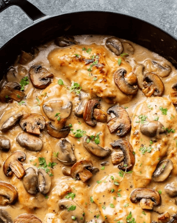 SKILLET CHICKEN AND MUSHROOM WINE SAUCE