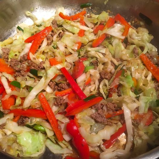 BLACK PEPPER BEEF AND CABBAGE STIR FRY