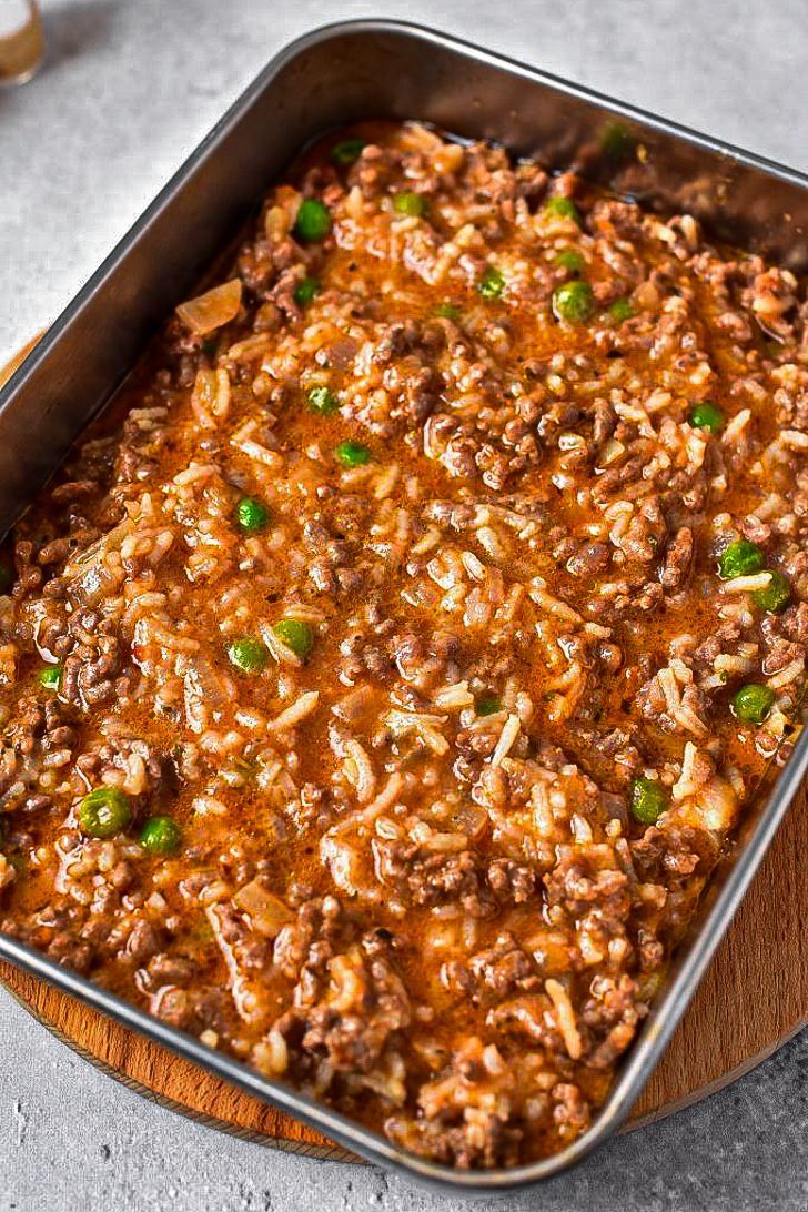 CHEESY GROUND BEEF RICE CASSEROLE