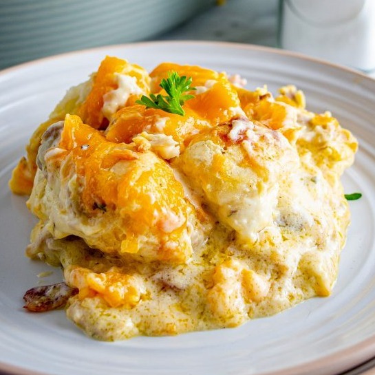 CHICKEN BUBBLE BISCUIT BAKE CASSEROLE