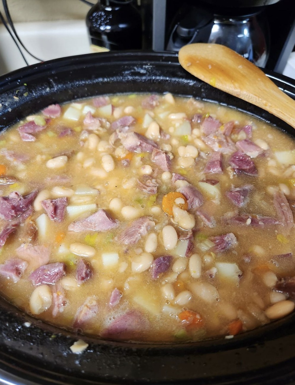 CROCKPOT NAVY BEAN & HAM SOUP