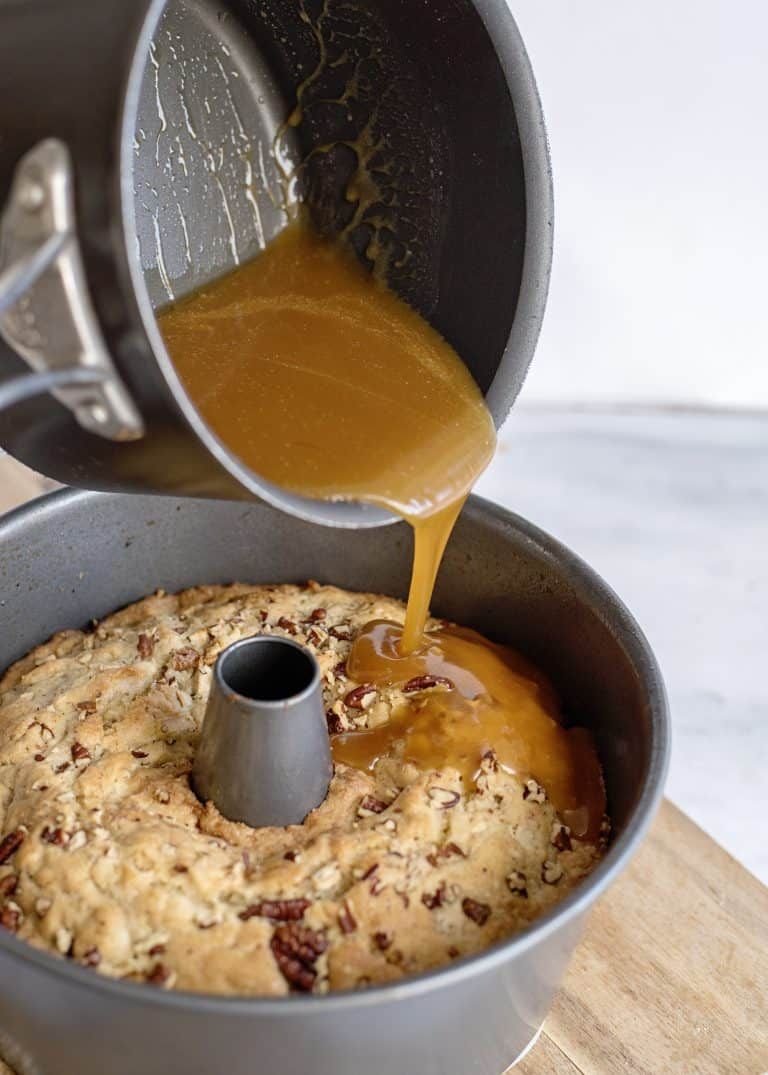 APPLE DAPPLE CAKE