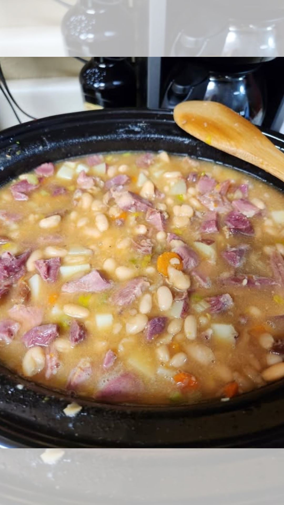 CROCKPOT NAVY BEAN AND HAM SOUP