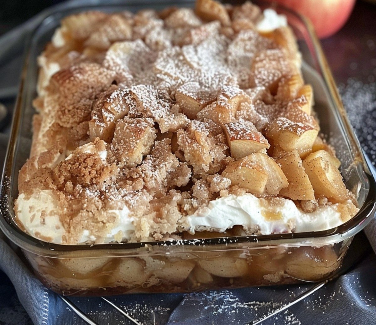 3 INGREDIENT APPLE PIE CAKE
