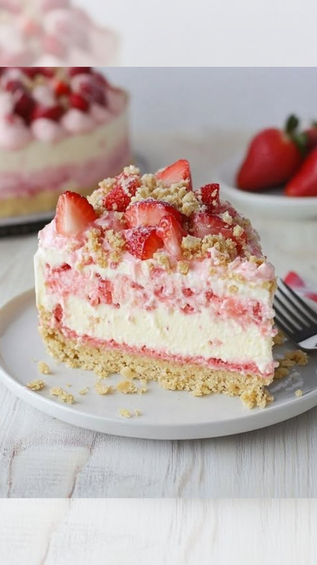 STRAWBERRY CRUNCH CHEESECAKE
