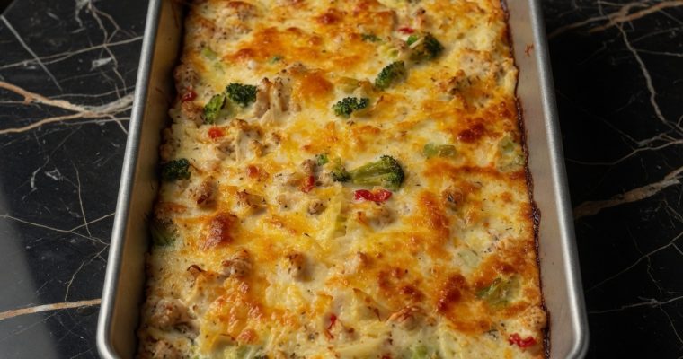 CHRISTMAS BREAKFAST CASSEROLE