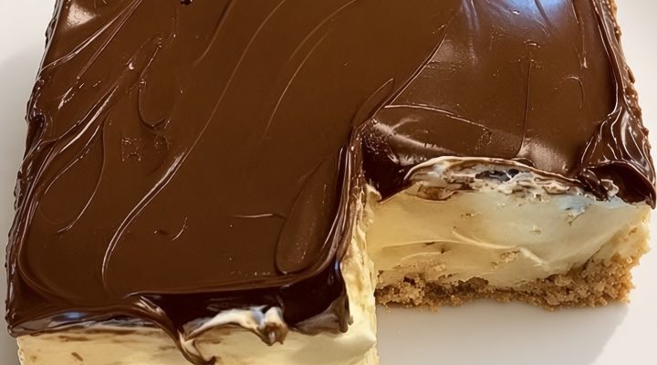 No-Bake Chocolate Eclair Cake