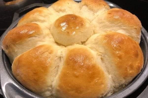 Old Fashioned Soft and Buttery Yeast Rolls