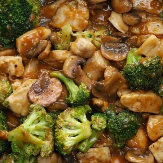 CHICKEN & VEGGIE STIR-FRY