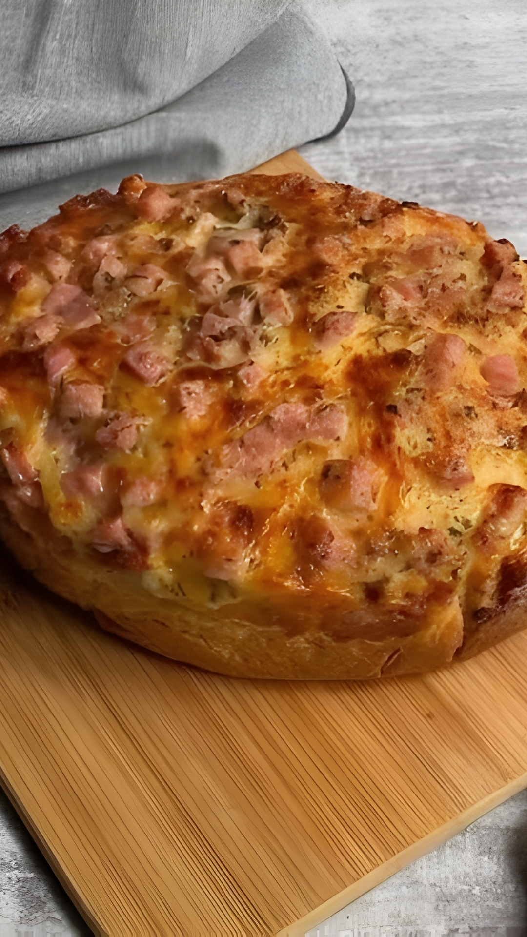 BACON AND CHEESE SLOW COOKED BREAD