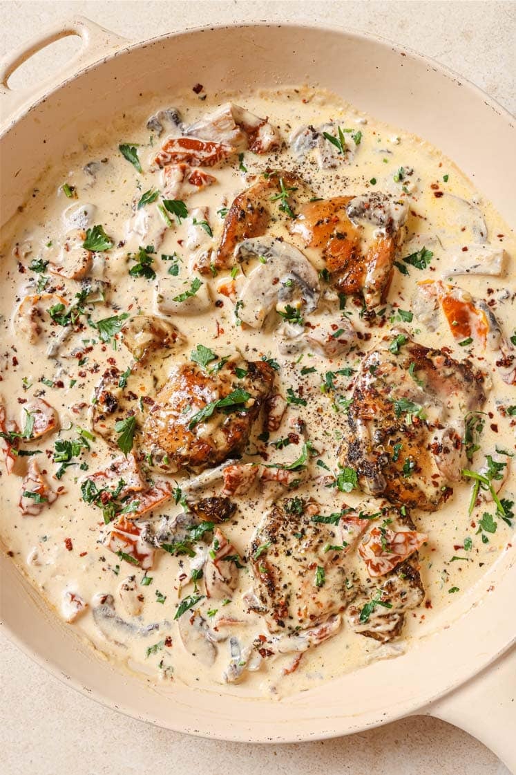 Chicken and Mushrooms in Creamy Sauce