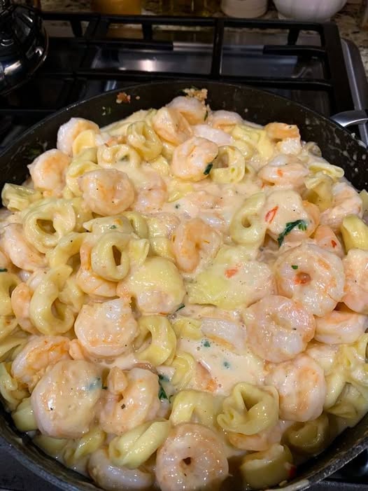 Shrimp Tortellini Alfredo Skillet