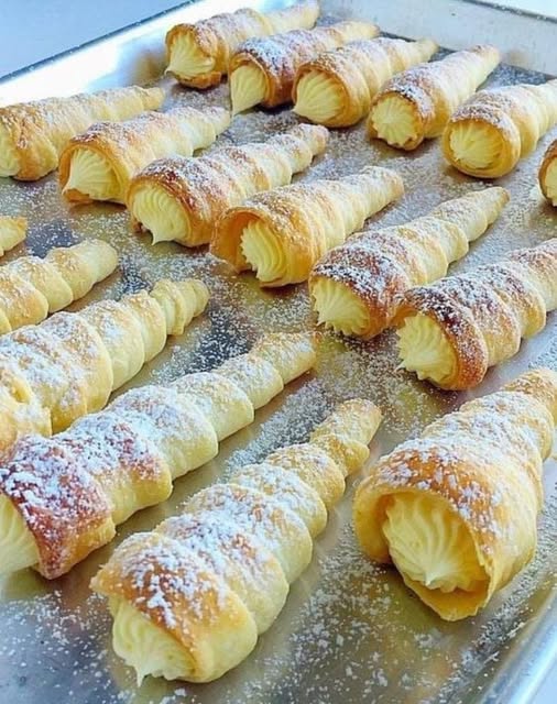 Buttery Crisp Italian Cream filled Cannoncini