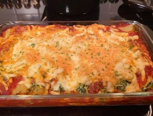 SPINACH AND 3-CHEESE MANICOTTI