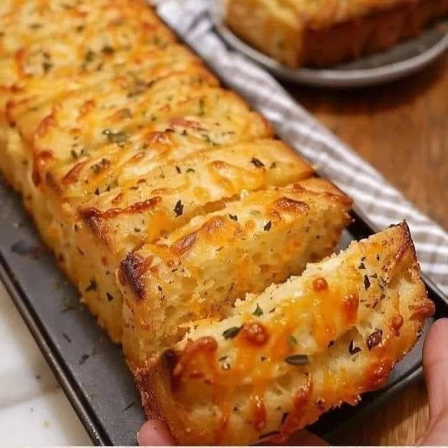 Mouthwatering Garlic Mozzarella Bread