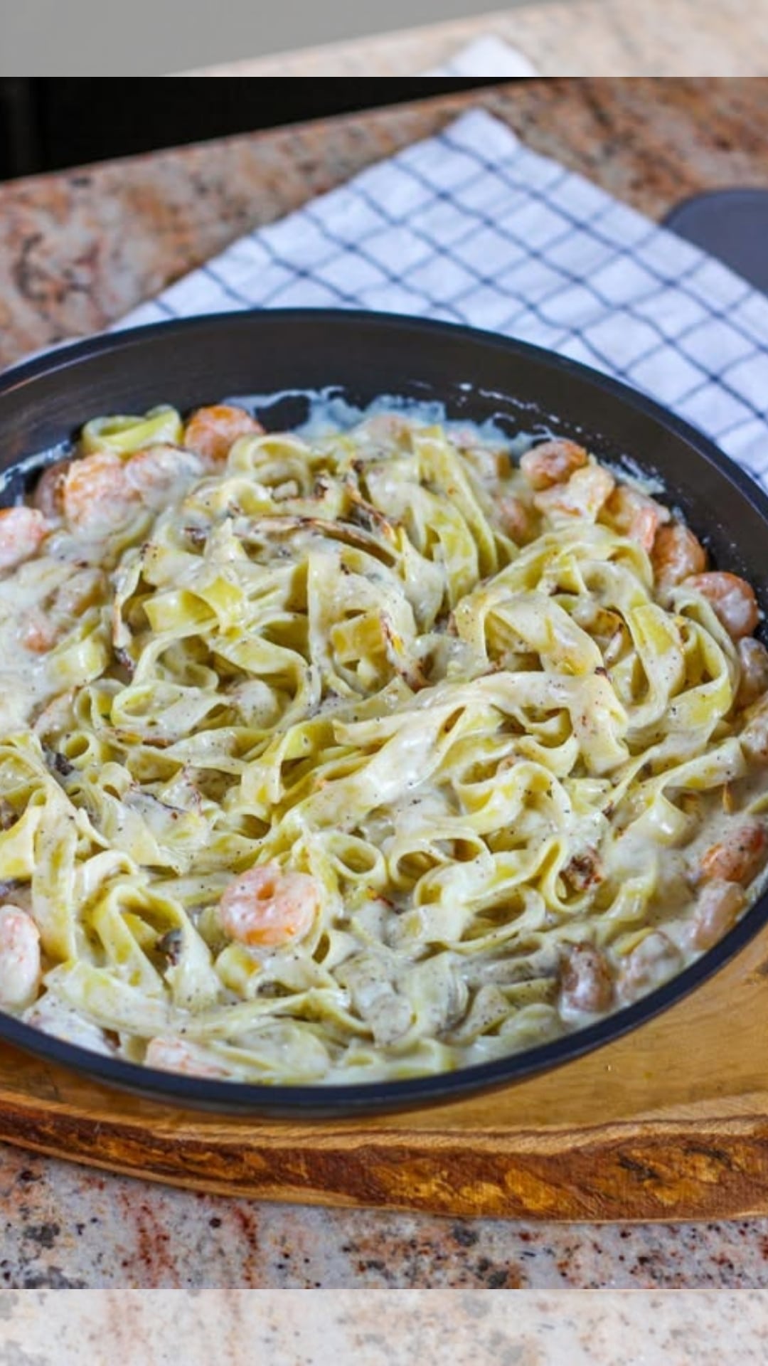 ONE PAN SHRIMP FETTUCCINE ALFREDO