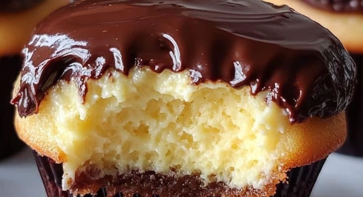 Boston Cream Pie Cupcakes