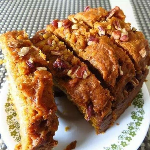 MOIST PUMPKIN BREAD